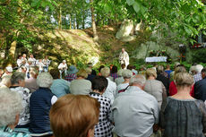 Baunataler Wallfahrt zur Naumburger Fatima Grotte (Foto: Karl-Franz Thiede)